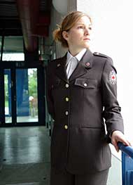 Die Uniform symbolisiert die Funktion ihres Trägers und dessen Zugehörigkeit